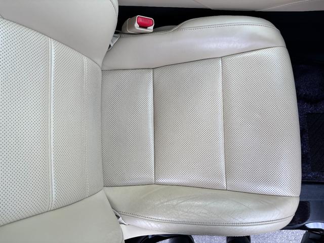 アルファードハイブリッド エグゼクティブラウンジ インテリジェントクリアランスソナー 電動Rゲート シートヒータ 黒革シート ブルーレイ ナビ バックモニタ- USB LEDライト アイドリングストップ 横滑り防止機能 4wd 3列シート Pシート(36枚目)