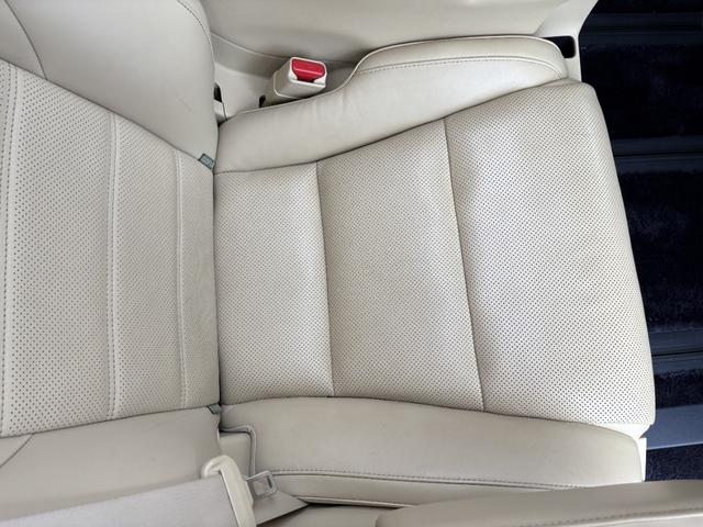 アルファードハイブリッド エグゼクティブラウンジ インテリジェントクリアランスソナー 電動Rゲート シートヒータ 黒革シート ブルーレイ ナビ バックモニタ- USB LEDライト アイドリングストップ 横滑り防止機能 4wd 3列シート Pシート(39枚目)