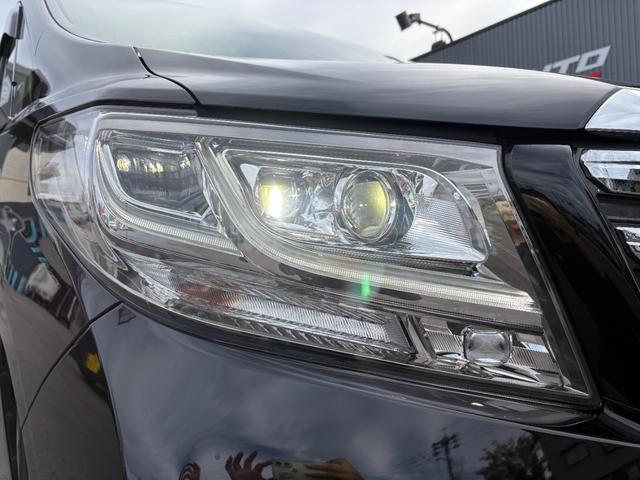 アルファードハイブリッド エグゼクティブラウンジ インテリジェントクリアランスソナー 電動Rゲート シートヒータ 黒革シート ブルーレイ ナビ バックモニタ- USB LEDライト アイドリングストップ 横滑り防止機能 4wd 3列シート Pシート(52枚目)