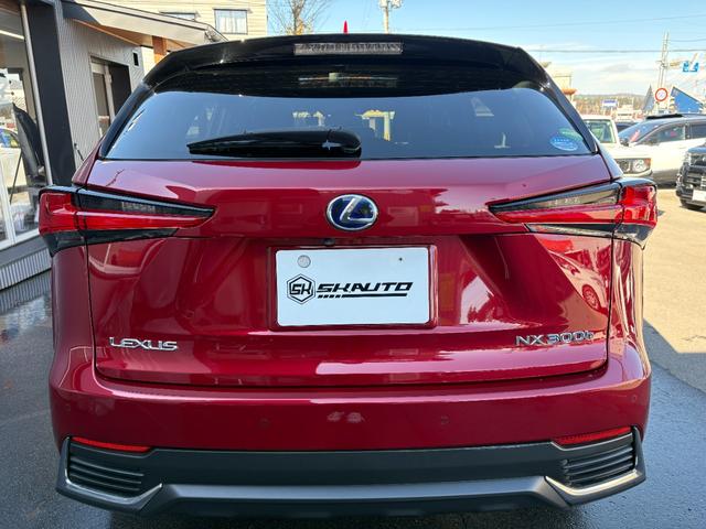 NX NX300h スパイス&シック 4WD パワーシート パワーバックドア コーナーセンサー シートヒーター 衝突軽減B LDA(4枚目)