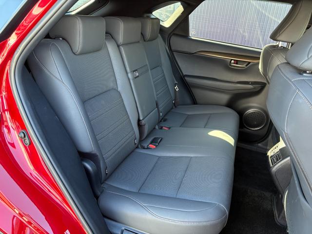 NX NX300h スパイス&シック 4WD パワーシート パワーバックドア コーナーセンサー シートヒーター 衝突軽減B LDA(35枚目)