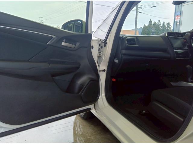 フィット 13G・Fパッケージ 4WD★純正ワンセグナビ★ETC★バックカメラ★ステアリングリモコン★ホンダセンシング★HDMI★USB電源★ホンダホイールキャップ★ミラーウィンカー★プッシュスタート(47枚目)