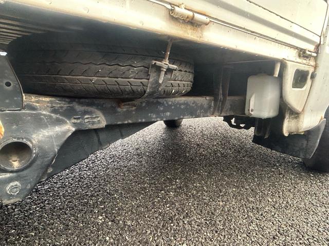 サンバートラック ＴＣ　正規ＡＡ仕入れ★第三者機関査定済み★修復歴なし★車検２年★法定整備★エアコン★パワステ★４ＷＤ★マニュアル★飛び石新品フロントガラス★（11枚目）