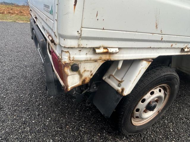 サンバートラック ＴＣ　正規ＡＡ仕入れ★第三者機関査定済み★修復歴なし★車検２年★法定整備★エアコン★パワステ★４ＷＤ★マニュアル★飛び石新品フロントガラス★（13枚目）