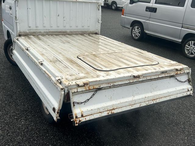サンバートラック ＴＣ　正規ＡＡ仕入れ★第三者機関査定済み★修復歴なし★車検２年★法定整備★エアコン★パワステ★４ＷＤ★マニュアル★飛び石新品フロントガラス★（16枚目）