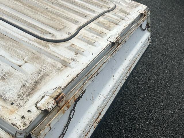 サンバートラック ＴＣ　正規ＡＡ仕入れ★第三者機関査定済み★修復歴なし★車検２年★法定整備★エアコン★パワステ★４ＷＤ★マニュアル★飛び石新品フロントガラス★（17枚目）