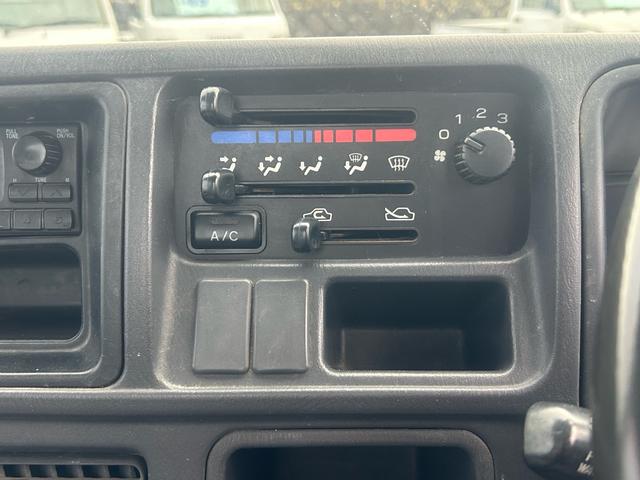 サンバートラック ＴＣ　正規ＡＡ仕入れ★第三者機関査定済み★修復歴なし★車検２年★法定整備★エアコン★パワステ★４ＷＤ★マニュアル★飛び石新品フロントガラス★（23枚目）