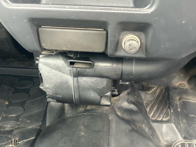 サンバートラック ＴＣ　正規ＡＡ仕入れ★第三者機関査定済み★修復歴なし★車検２年★法定整備★エアコン★パワステ★４ＷＤ★マニュアル★飛び石新品フロントガラス★（26枚目）