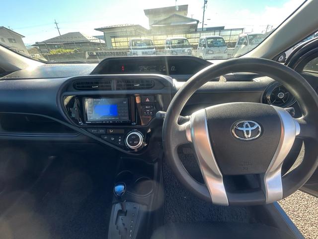 アクア S ★中期アクア★燃費の良さを体験してください★実走行済み★人気急上昇中★記録簿お付けいたします★車検R8/9月★(18枚目)