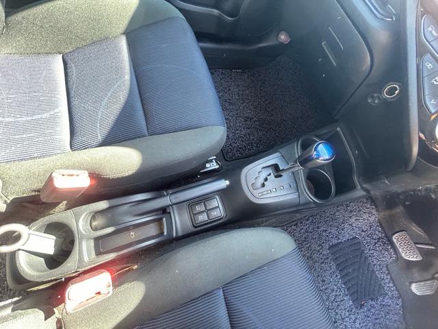 アクア S ★中期アクア★燃費の良さを体験してください★実走行済み★人気急上昇中★記録簿お付けいたします★車検R8/9月★(22枚目)