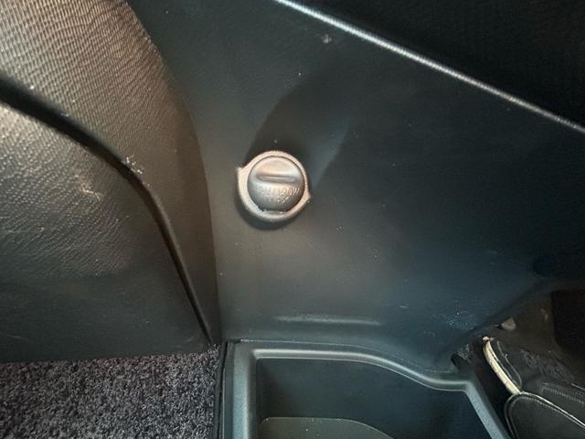 アクア S ★中期アクア★燃費の良さを体験してください★実走行済み★人気急上昇中★記録簿お付けいたします★車検R8/9月★(33枚目)