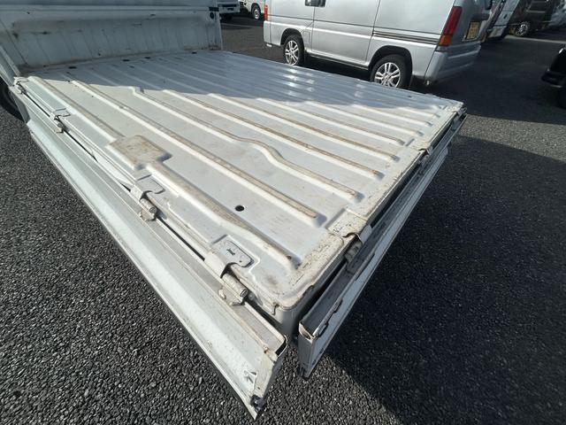キャリイトラック ＫＣ　距離若★４ＷＤ★軽トラ軽バン在庫仕入れ強化中★エアコン、パワステ無★（18枚目）