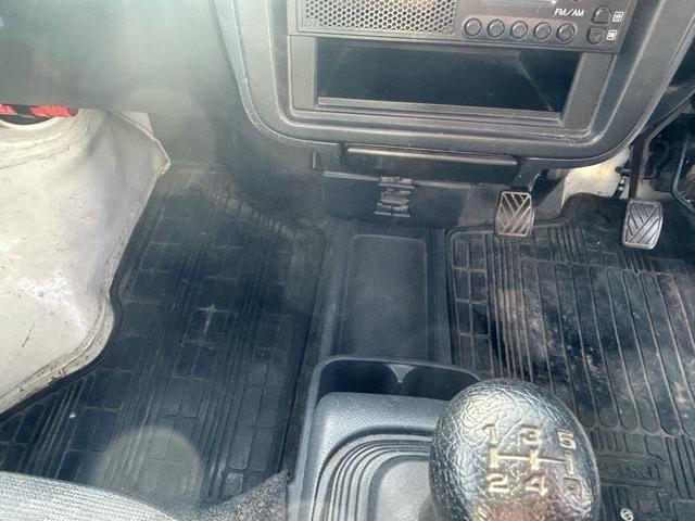 キャリイトラック ＫＣ　距離若★４ＷＤ★軽トラ軽バン在庫仕入れ強化中★エアコン、パワステ無★（31枚目）