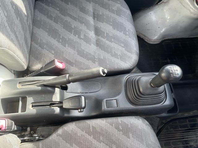 キャリイトラック ＫＣ　距離若★４ＷＤ★軽トラ軽バン在庫仕入れ強化中★エアコン、パワステ無★（32枚目）