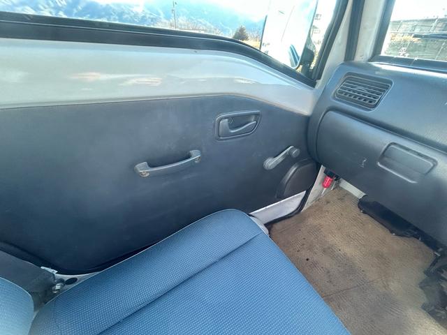 サンバートラック ＴＣ　正規ＡＡ仕入れ★第三者機関査定済み★実走行★車検Ｒ８年７月★即納車★エアコン★パワステ★４Ｗｄ★希少オートマ★軽トラ・軽箱専門店★在庫台数２００台以上★サブスク・レンタルもＤ－ＡＵＴＯ★（31枚目）