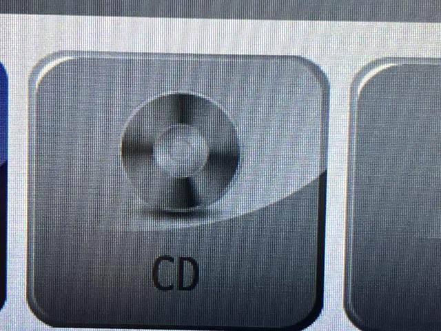 ＣＤはもちろん　ＤＶＤ再生可能です。お好きな音楽を聴きながらドライブをお楽しみください。