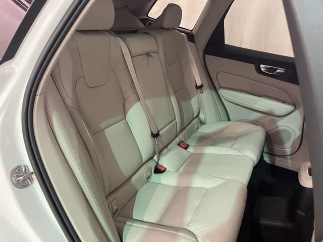 XC60 リチャージアルティメトT6AWDプラグインハイブリド AWD ディスプレイオーディオ Bluetooth接続 AppleCarPlayAndroidAuto 全周囲カメラ サンルーフ 本革シート シートクーラー ETC ドライブレコーダー 電動バックドア(40枚目)