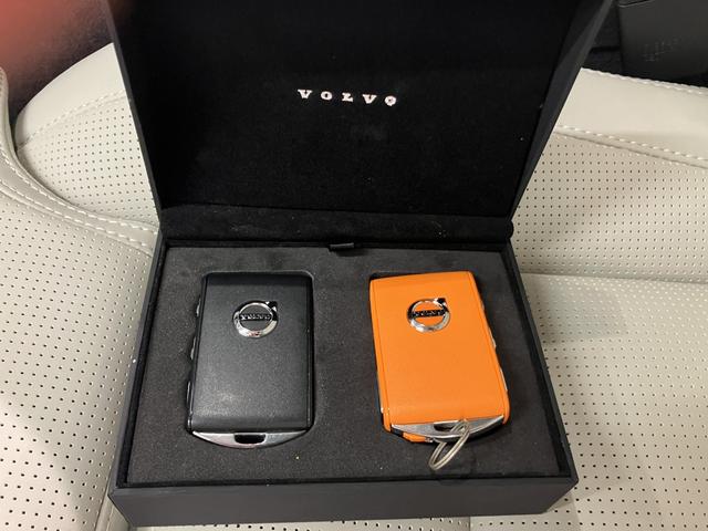 XC60 リチャージアルティメトT6AWDプラグインハイブリド AWD ディスプレイオーディオ Bluetooth接続 AppleCarPlayAndroidAuto 全周囲カメラ サンルーフ 本革シート シートクーラー ETC ドライブレコーダー 電動バックドア(52枚目)