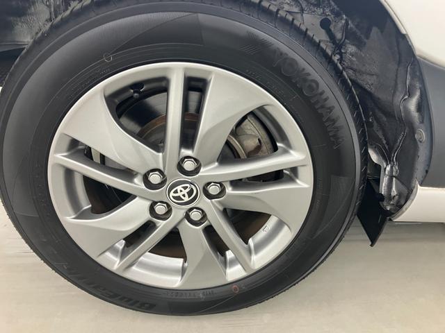 純正１５インチアルミホイールです。アルミホイールの方が全体的に引き締まって見え、かっこいいです。