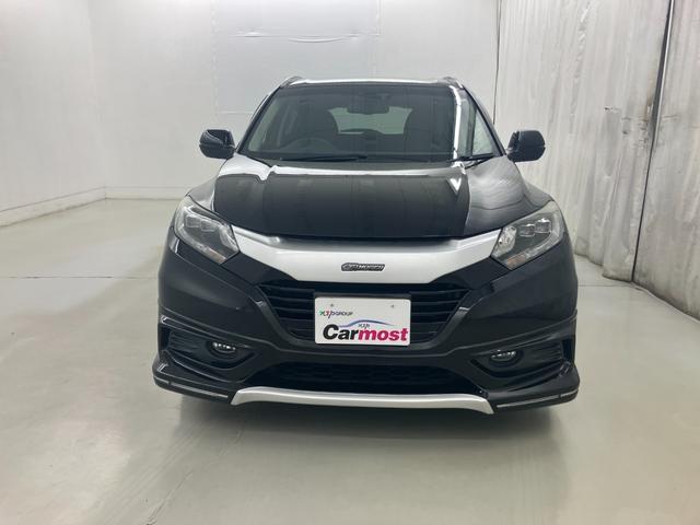 ヴェゼル ハイブリッドＺ　ＬＥＤヘッドライト　純正ＳＤナビ　フルセグＴＶ　ＣＤ／ＤＶＤ再生　Ｂｌｕｅｔｏｏｔｈ／ＵＳＢ接続　バックモニター　ＥＴＣ　無限フルエアロ１８インチアルミ　スマートキー（3枚目）