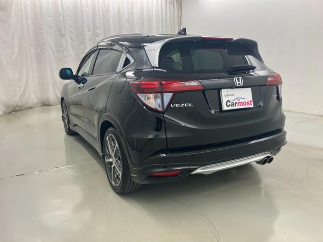 ヴェゼル ハイブリッドＺ　ＬＥＤヘッドライト　純正ＳＤナビ　フルセグＴＶ　ＣＤ／ＤＶＤ再生　Ｂｌｕｅｔｏｏｔｈ／ＵＳＢ接続　バックモニター　ＥＴＣ　無限フルエアロ１８インチアルミ　スマートキー（8枚目）