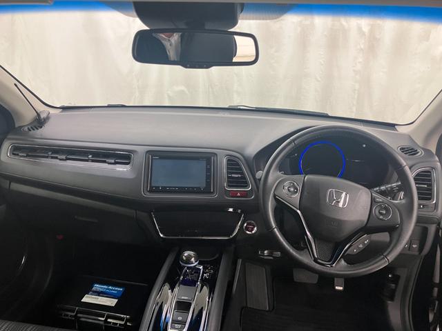 ヴェゼル ハイブリッドＺ　ＬＥＤヘッドライト　純正ＳＤナビ　フルセグＴＶ　ＣＤ／ＤＶＤ再生　Ｂｌｕｅｔｏｏｔｈ／ＵＳＢ接続　バックモニター　ＥＴＣ　無限フルエアロ１８インチアルミ　スマートキー（11枚目）