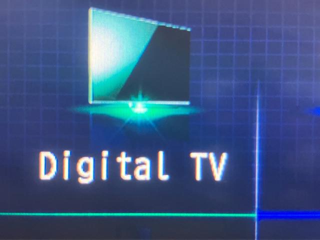 ヴェゼル ハイブリッドＺ　ＬＥＤヘッドライト　純正ＳＤナビ　フルセグＴＶ　ＣＤ／ＤＶＤ再生　Ｂｌｕｅｔｏｏｔｈ／ＵＳＢ接続　バックモニター　ＥＴＣ　無限フルエアロ１８インチアルミ　スマートキー（15枚目）