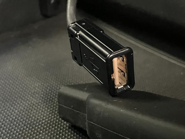 ヴェゼル ハイブリッドＺ　ＬＥＤヘッドライト　純正ＳＤナビ　フルセグＴＶ　ＣＤ／ＤＶＤ再生　Ｂｌｕｅｔｏｏｔｈ／ＵＳＢ接続　バックモニター　ＥＴＣ　無限フルエアロ１８インチアルミ　スマートキー（19枚目）