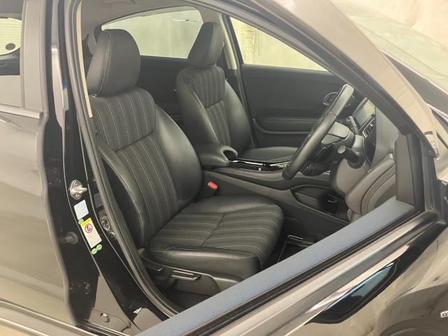 ヴェゼル ハイブリッドＺ　ＬＥＤヘッドライト　純正ＳＤナビ　フルセグＴＶ　ＣＤ／ＤＶＤ再生　Ｂｌｕｅｔｏｏｔｈ／ＵＳＢ接続　バックモニター　ＥＴＣ　無限フルエアロ１８インチアルミ　スマートキー（30枚目）