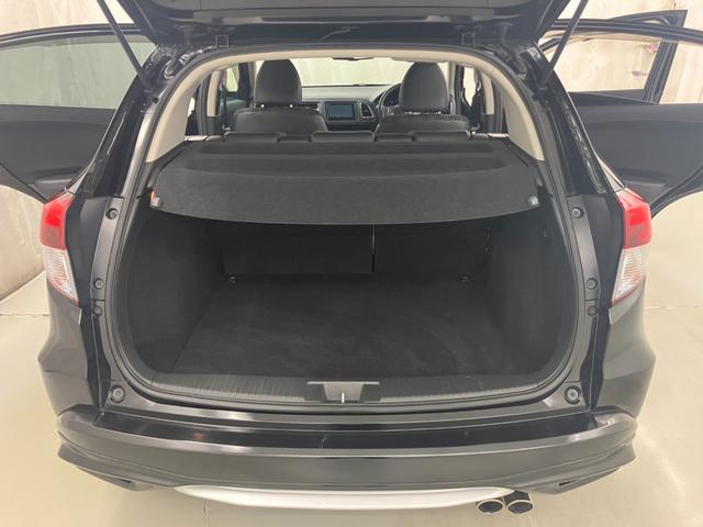 ヴェゼル ハイブリッドＺ　ＬＥＤヘッドライト　純正ＳＤナビ　フルセグＴＶ　ＣＤ／ＤＶＤ再生　Ｂｌｕｅｔｏｏｔｈ／ＵＳＢ接続　バックモニター　ＥＴＣ　無限フルエアロ１８インチアルミ　スマートキー（33枚目）