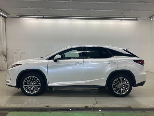 ＲＸ ＲＸ３００　バージョンＬ　ＬＥＤヘッドライト　純正ＳＤナビ　フルセグＴＶ　ＣＤ／ＤＶＤ再生　Ｂｌｕｅｔｏｏｔｈ／ＵＳＢ接続　Ｍｉｒａｃａｓｔ　本革シート　シートクーラー　全周囲カメラ　ＥＴＣ２．０　純正２０インチアルミ（9枚目）