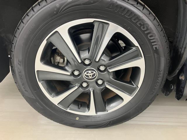 純正１６インチアルミホイールです。アルミホイールの方が全体的に引き締まって見え、かっこいいです。