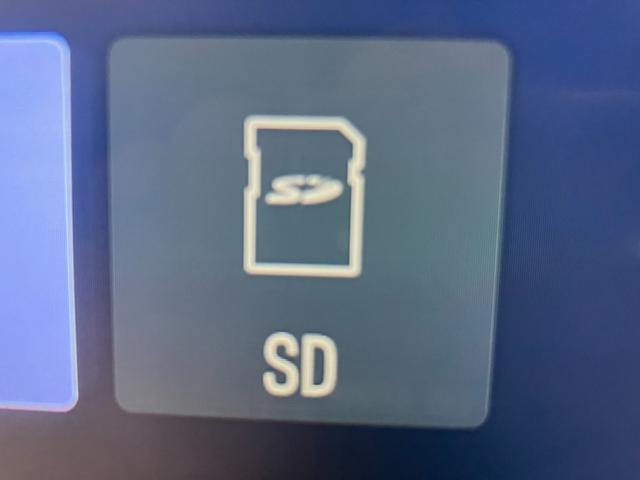 ヴォクシー ハイブリッドＺＳ　煌ＩＩ　ＬＥＤヘッドライト　純正ＳＤナビ　フルセグＴＶ　ＣＤ／ＤＶＤ再生　ＷｉＦｉ接続　　　Ｂｌｕｅｔｏｏｔｈ接続　両側電動スライドドア　バックモニター　ＥＴＣ　ドライブレコーダー　純正１５インチアルミ（16枚目）