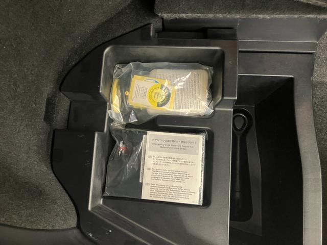 ハリアー プレミアム LEDヘッドライト 社外SDナビ 後席モニター フルセグTV CD/DVD再生 Bluetooth接続 電動バックドア ETC ドライブレコーダー 純正18インチアルミ(43枚目)