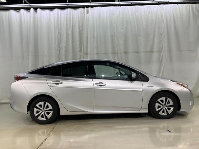 プリウス A LEDヘッドライト 純正SDナビ フルセグTV CD/DVD再生 Bluetooth接続 バックモニター ETC ドライブレコーダー スマートキー 純正15インチアルミ(5枚目)