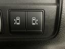 両側電動スライドドアです。各ドアノブだけでなく、運転席でも両側のスライドドアをスイッチひとつでコントロールできます。
