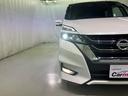 ヘッドライトはLEDです。主流になりつつあります。省電力で長持ちするといわれていますが、何より運転者にとって路面を広く明るく照らしてくれるのでなくてはならない装備ですよね。