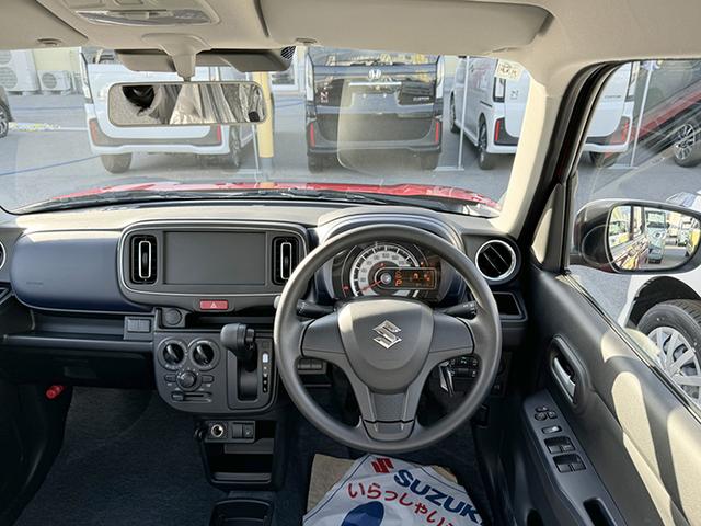 アルト ハイブリッドＳ　届出済未使用車　クリアランスソナー　衝突被害軽減システム　キーレスエントリー　アイドリングストップ　電動格納ミラー　シートヒーター　ＣＶＴ　盗難防止　ＡＢＳ　横滑り防止　衝突安全ボディ　エアコン（3枚目）