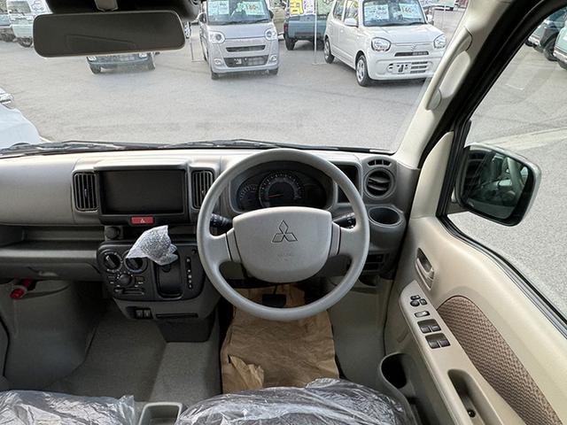 ミニキャブバン ブラボーターボ　４ＷＤ　ＡＴ　クリアランスソナー　両側スライドドア　エアコン　パワーステアリング　パワーウィンドウ　運転席エアバッグ　助手席エアバッグ（3枚目）
