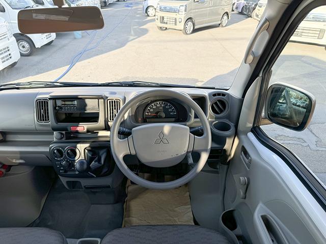 ミニキャブバン Ｅ　４ＷＤ　ＭＴ　クリアランスソナー　両側スライドドア　エアコン　パワーステアリング　運転席エアバッグ　助手席エアバッグ（3枚目）