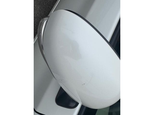 プリウス Ｓ　純正ナビ　バックカメラ　Ｂｌｕｅｔｏｏｔｈ接続　ＥＴＣ　ＨＩＤヘッドライト　フォグライト　スマートキー　禁煙車　オートライト　オートエアコン　ワンセグ（11枚目）