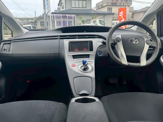プリウス Ｓ　純正ナビ　バックカメラ　Ｂｌｕｅｔｏｏｔｈ接続　ＥＴＣ　ＨＩＤヘッドライト　フォグライト　スマートキー　禁煙車　オートライト　オートエアコン　ワンセグ（27枚目）