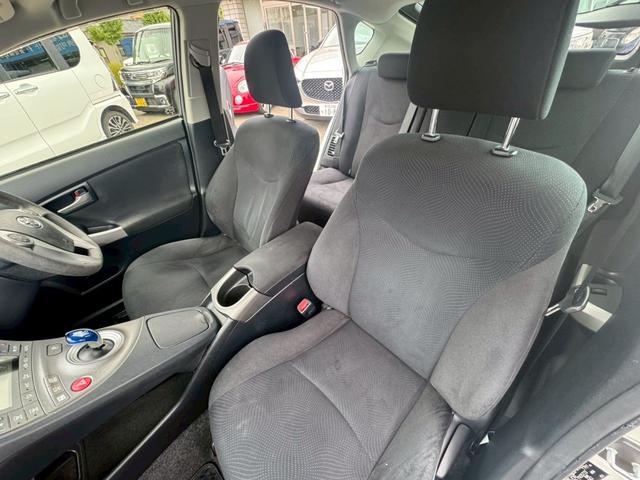 プリウス Ｓ　純正ナビ　バックカメラ　Ｂｌｕｅｔｏｏｔｈ接続　ＥＴＣ　ＨＩＤヘッドライト　フォグライト　スマートキー　禁煙車　オートライト　オートエアコン　ワンセグ（29枚目）