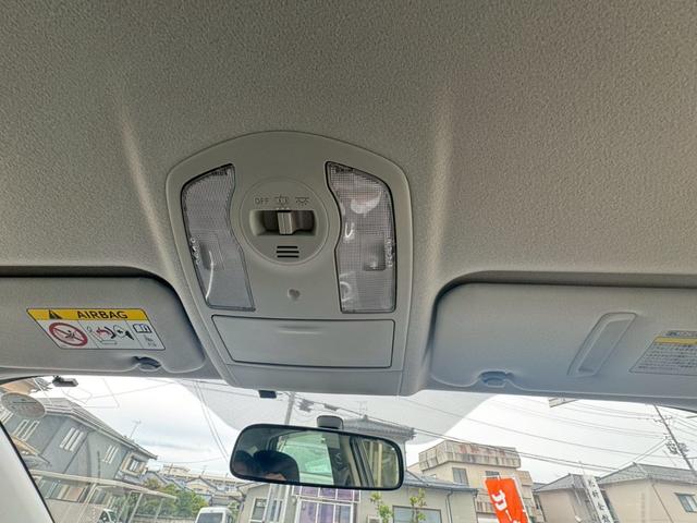 プリウス Ｓ　純正ナビ　バックカメラ　Ｂｌｕｅｔｏｏｔｈ接続　ＥＴＣ　ＨＩＤヘッドライト　フォグライト　スマートキー　禁煙車　オートライト　オートエアコン　ワンセグ（46枚目）
