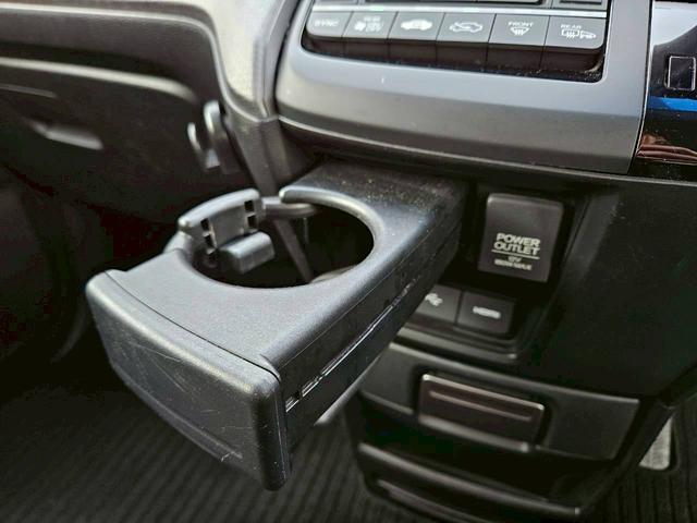 ステップワゴンスパーダ スパーダアドバンスパッケージα ホンダセンシング 両側電動スライドドア クルコン フリップダウンモニター 純正ナビ バックカメラ Bluetooth接続 フルセグTV ETC LEDヘッドライト 車線逸脱警報 禁煙車 フォグライト(46枚目)