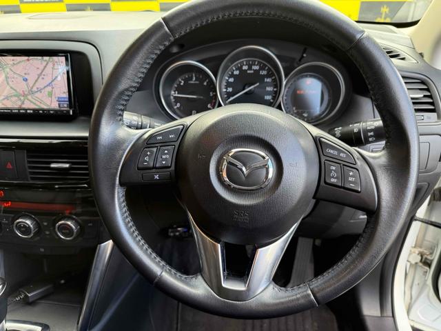 ＣＸ－５ ＸＤ　ＥＴＣ　バックカメラ　オートクルーズコントロール　衝突被害軽減システム　ナビ　ＴＶ　オートライト　ＬＥＤヘッドランプ　アルミホイール　スマートキー　アイドリングストップ　ＡＴ　盗難防止システム（3枚目）