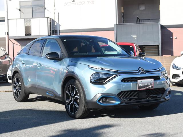 Ｅ－Ｃ４ シャイン　シャイン　ＡＣＣ　　ＨＵＤ　パワーシート　コーナーセンサー　シートヒーター　禁煙車　スマートキー　バックモニター　パノラマサンルーフ　ワンオーナ　ＬＥＤヘッドライト　ブルーアイスランド　冬タイヤ付（3枚目）