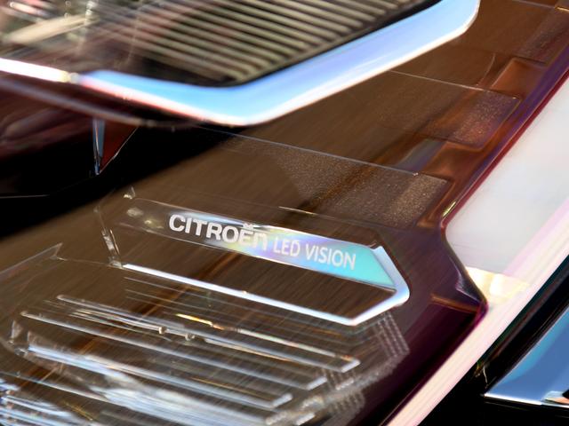 Ｅ－Ｃ４ シャイン　シャイン　ＡＣＣ　　ＨＵＤ　パワーシート　コーナーセンサー　シートヒーター　禁煙車　スマートキー　バックモニター　パノラマサンルーフ　ワンオーナ　ＬＥＤヘッドライト　ブルーアイスランド　冬タイヤ付（11枚目）