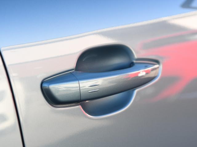 Ｅ－Ｃ４ シャイン　シャイン　ＡＣＣ　　ＨＵＤ　パワーシート　コーナーセンサー　シートヒーター　禁煙車　スマートキー　バックモニター　パノラマサンルーフ　ワンオーナ　ＬＥＤヘッドライト　ブルーアイスランド　冬タイヤ付（15枚目）