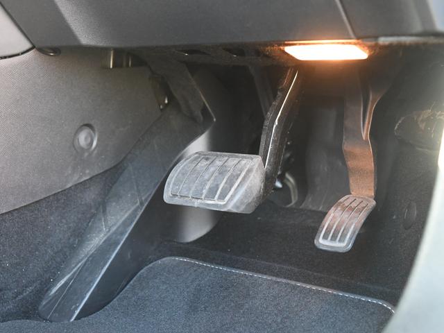 Ｅ－Ｃ４ シャイン　シャイン　ＡＣＣ　　ＨＵＤ　パワーシート　コーナーセンサー　シートヒーター　禁煙車　スマートキー　バックモニター　パノラマサンルーフ　ワンオーナ　ＬＥＤヘッドライト　ブルーアイスランド　冬タイヤ付（23枚目）